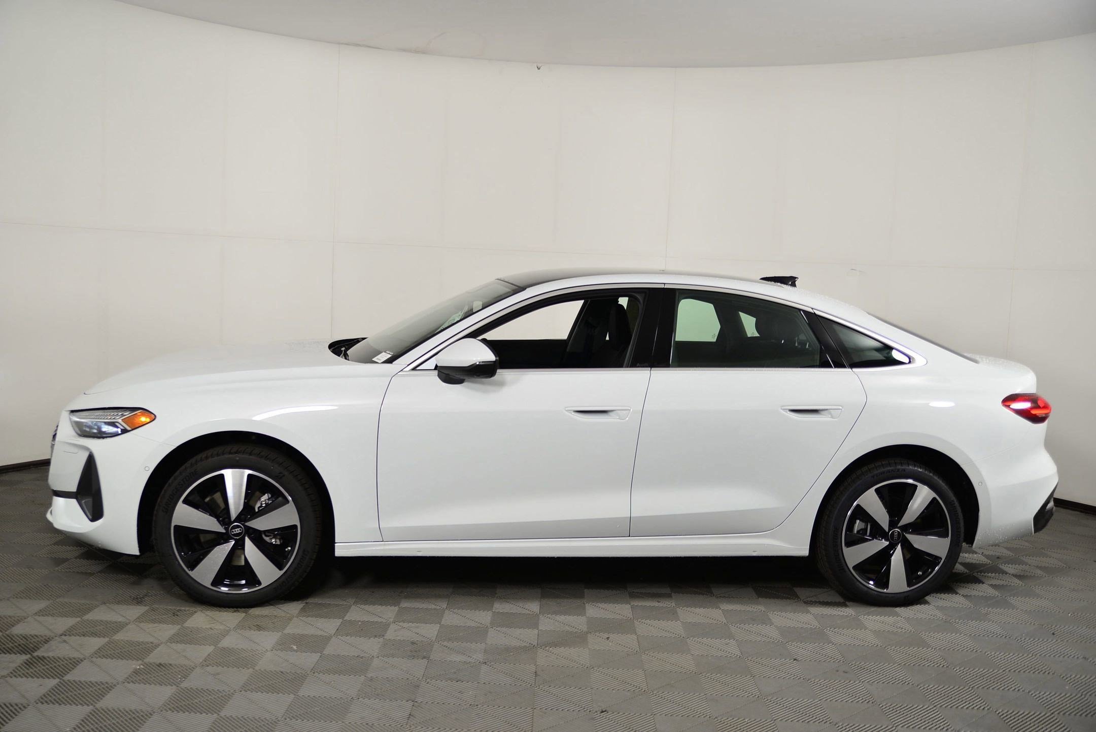New 2025 Audi A5 2.0T Prestige image 2