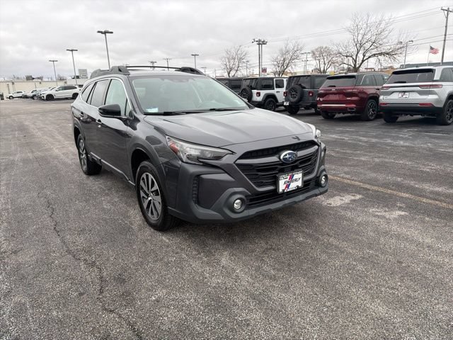 Used 2023 Subaru Outback Premium AWD/4WD image 2