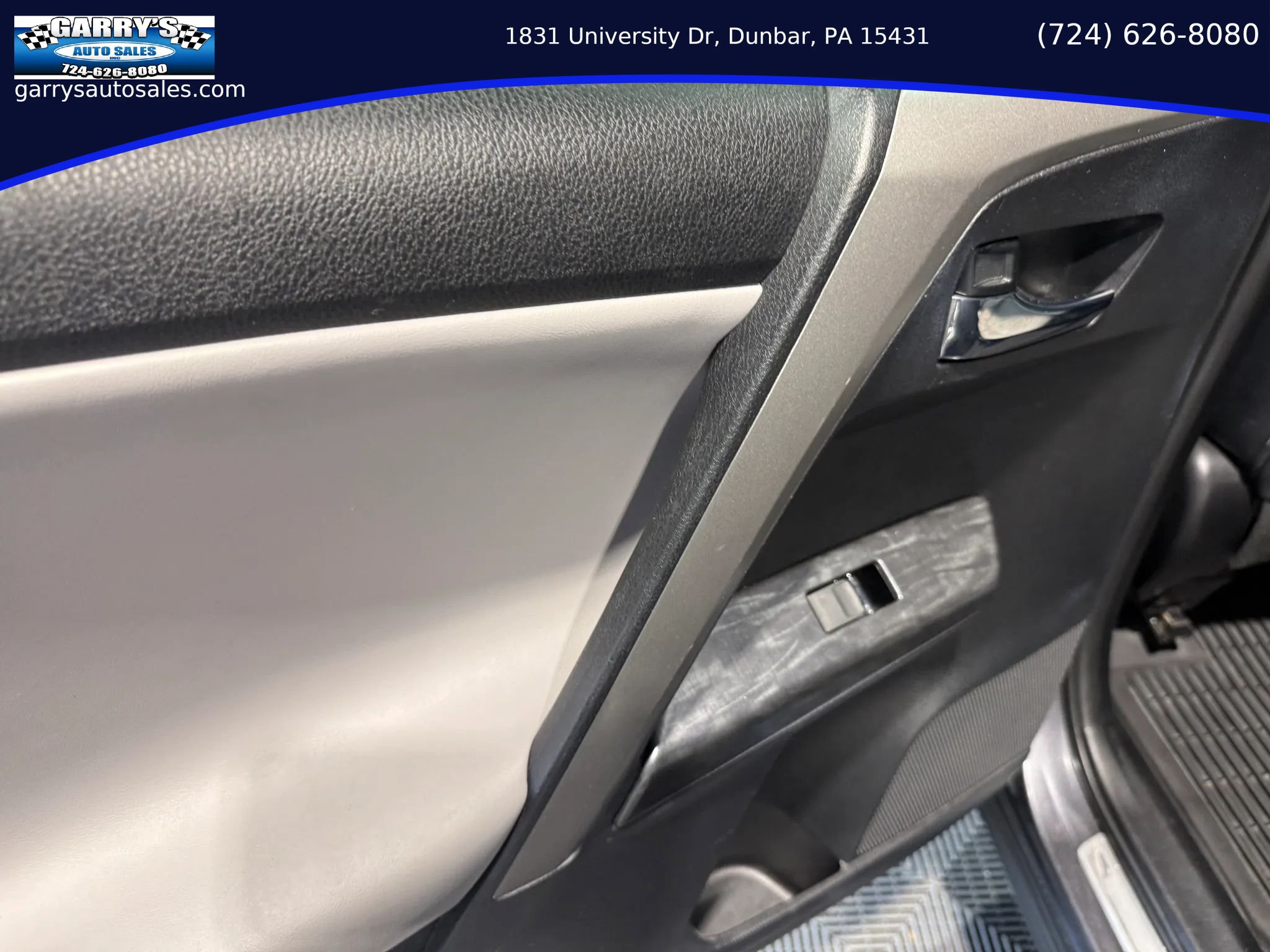 Used 2017 Toyota RAV4 Platinum AWD/4WD image 22