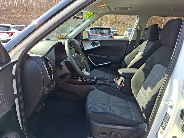 Certified 2023 Kia Soul S FWD image 13