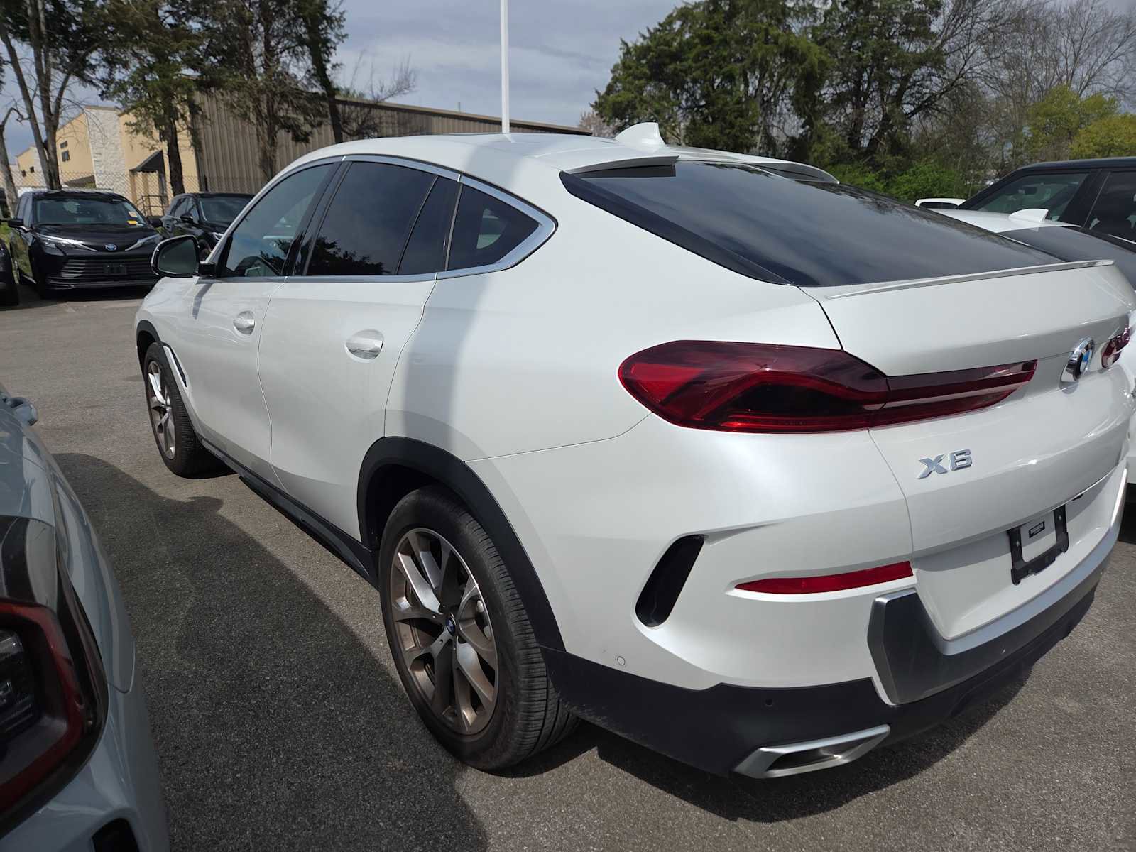 Used 2023 BMW X6 xDrive40i w/ Premium Package image 6