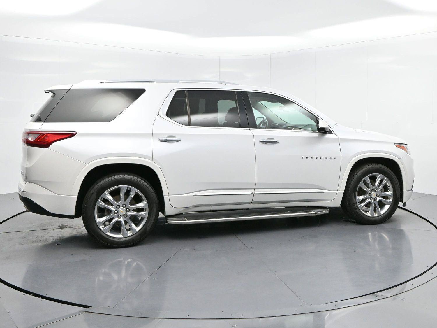 Used 2019 Chevrolet Traverse High Country w/ LPO, Floor Liner Package AWD/4WD image 8