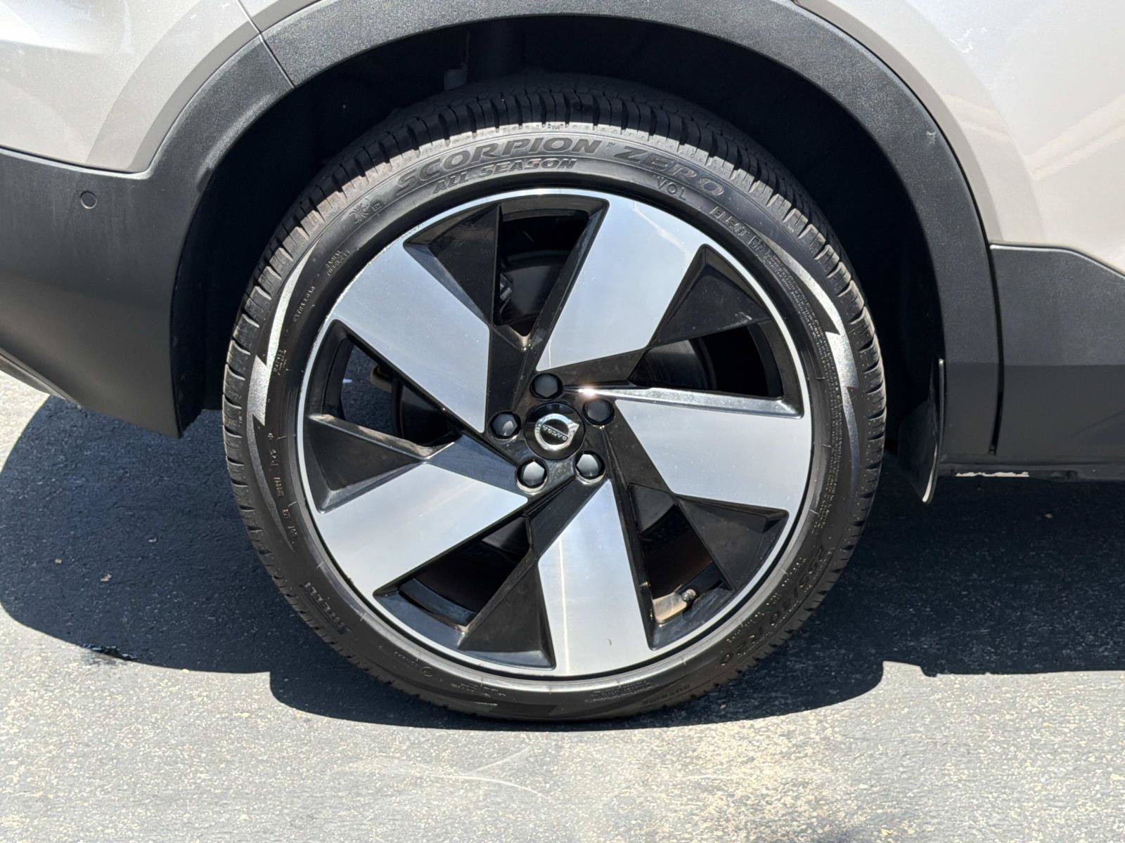 Certified 2023 Volvo XC40 Recharge Ultimate w/ Protection Package Premier AWD/4WD image 27