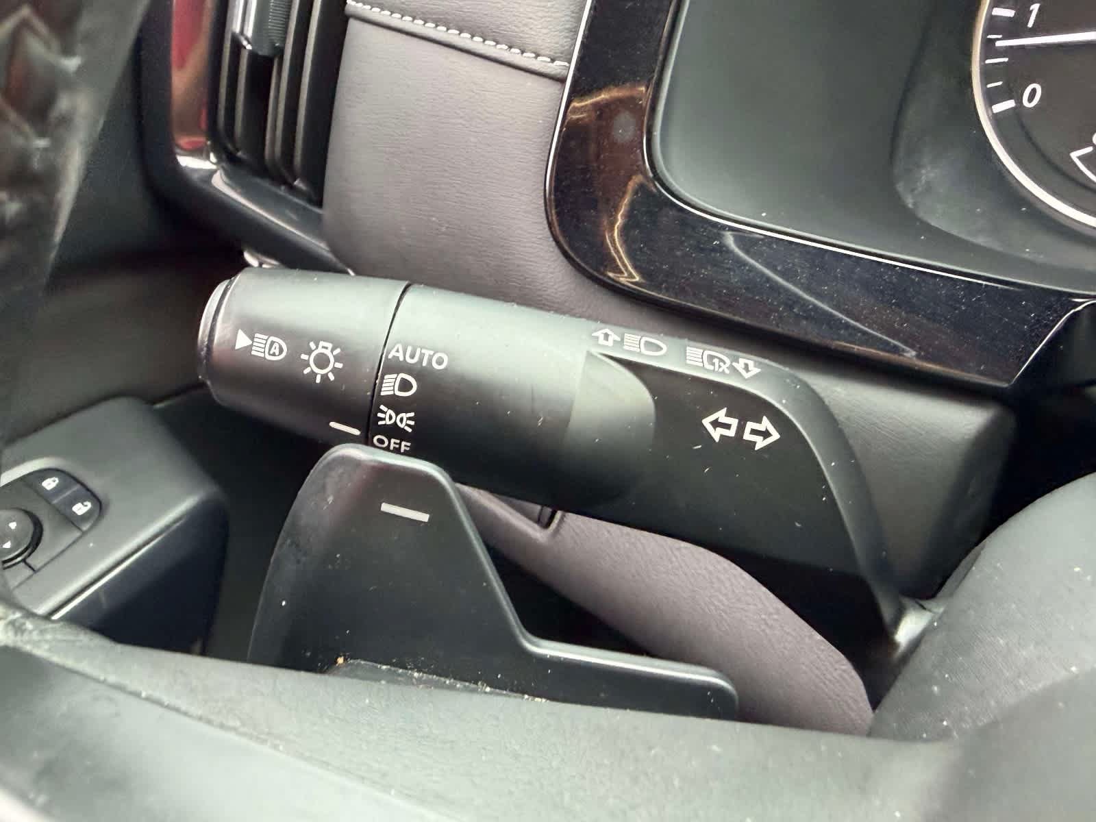 Used 2024 Nissan Pathfinder SV AWD/4WD image 27