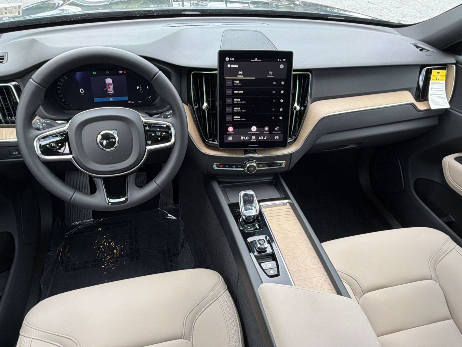 New 2026 Volvo XC60 B5 Plus w/ Protection Package Premier AWD/4WD image 15