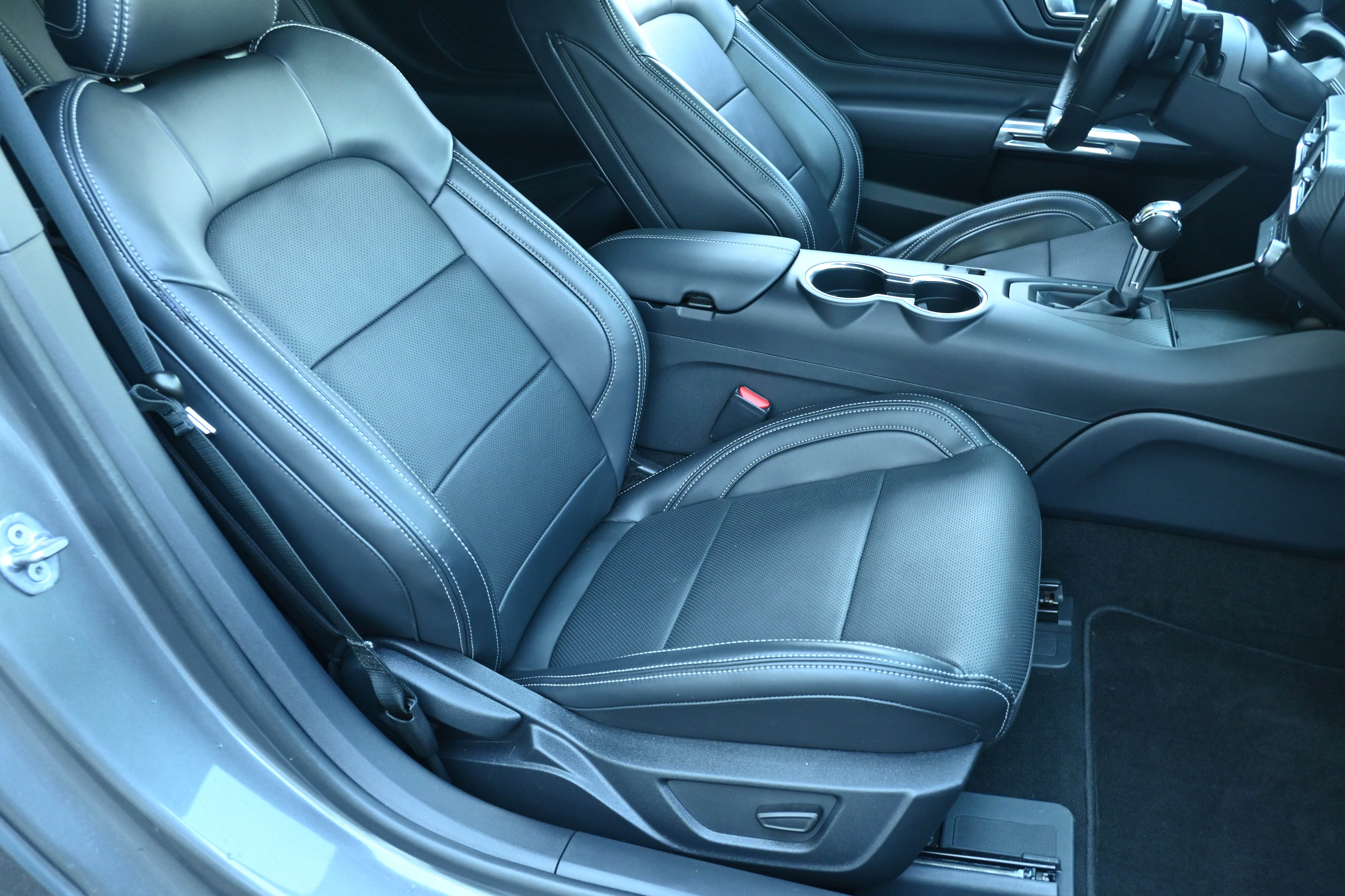 Used 2025 Ford Mustang GT Premium image 18