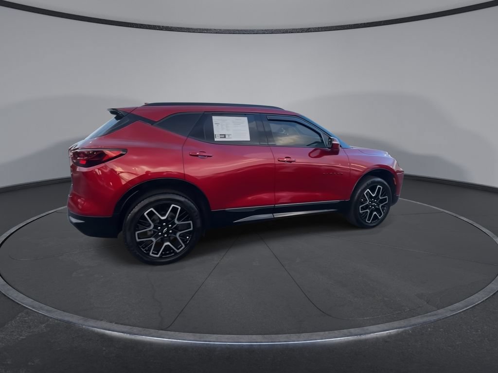 Used 2023 Chevrolet Blazer RS w/ Enhanced Convenience Package FWD image 4
