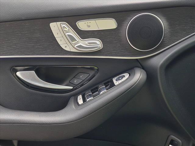Used 2021 Mercedes-Benz GLC 300 4MATIC image 2