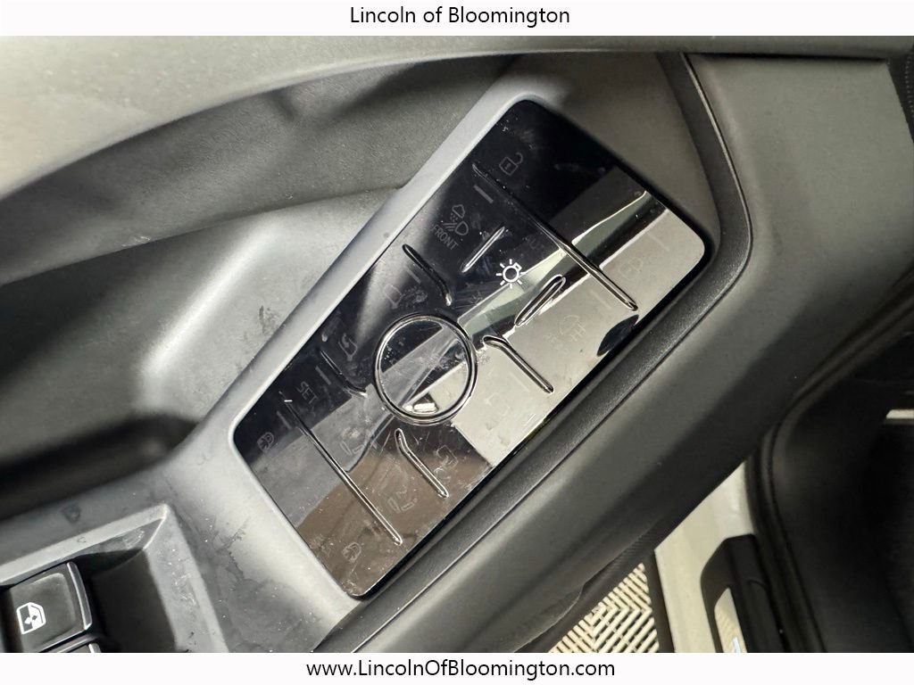 Used 2025 Audi SQ5 Prestige w/ Prestige Package image 37