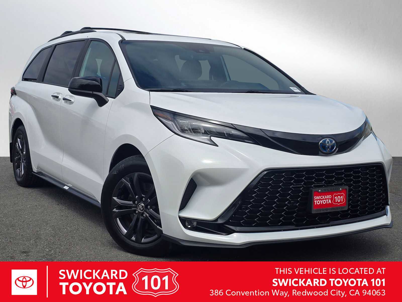 Used 2025 Toyota Sienna XSE w/ XSE Plus Package