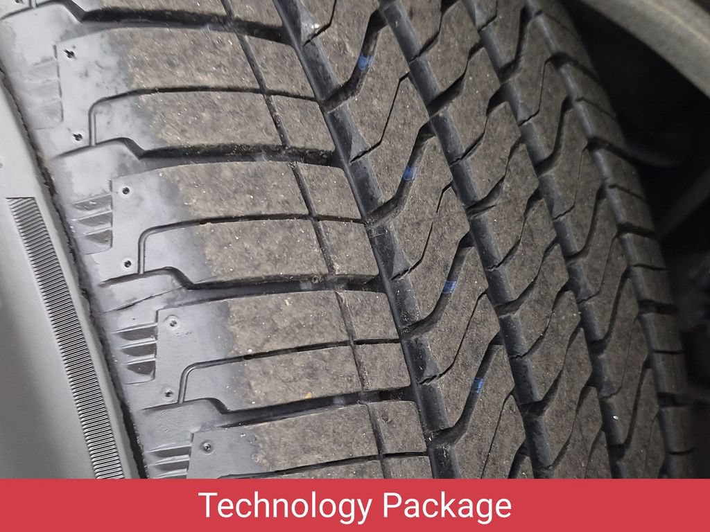 Used 2025 Chevrolet Silverado 1500 High Country AWD/4WD image 12