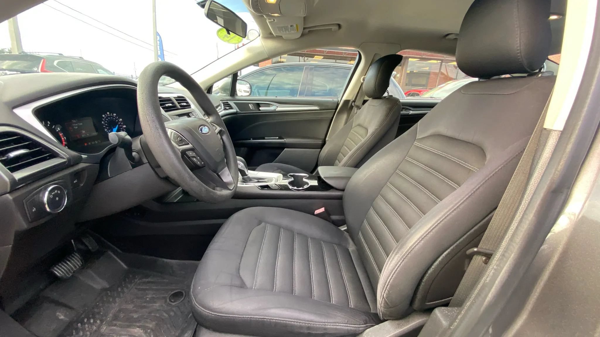 Used 2014 Ford Fusion SE FWD image 13