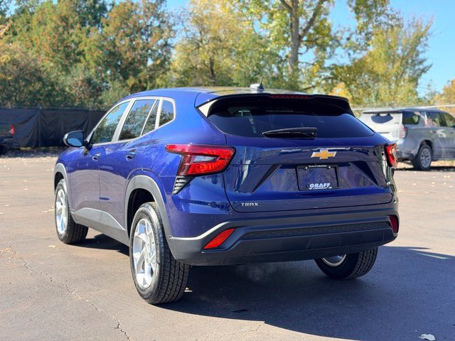 Used 2024 Chevrolet Trax LS w/ LS Convenience Package FWD image 6