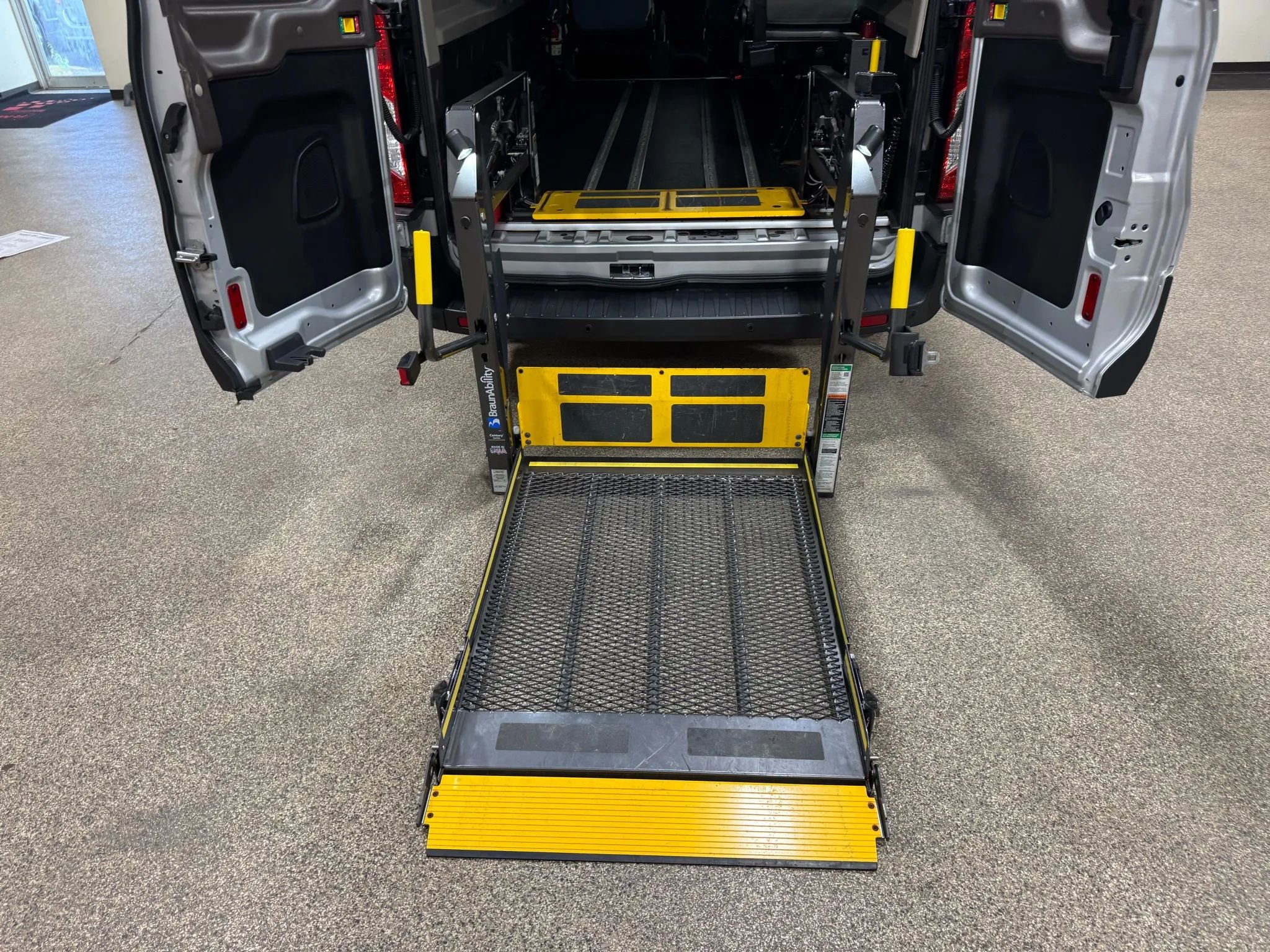 Used 2018 Ford Transit 250 148 Medium Roof image 56