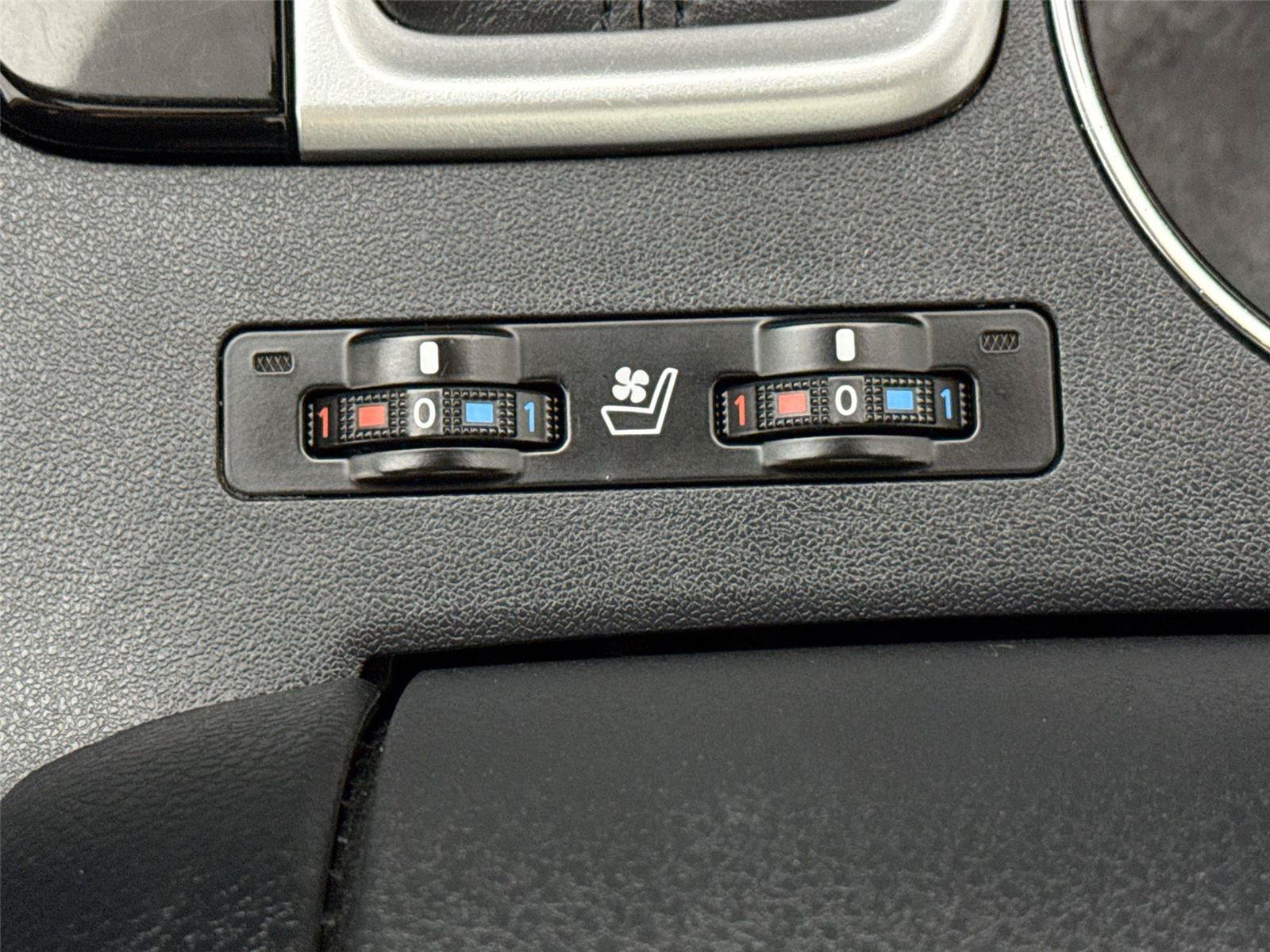 Used 2019 Toyota Highlander Limited Platinum AWD/4WD image 8