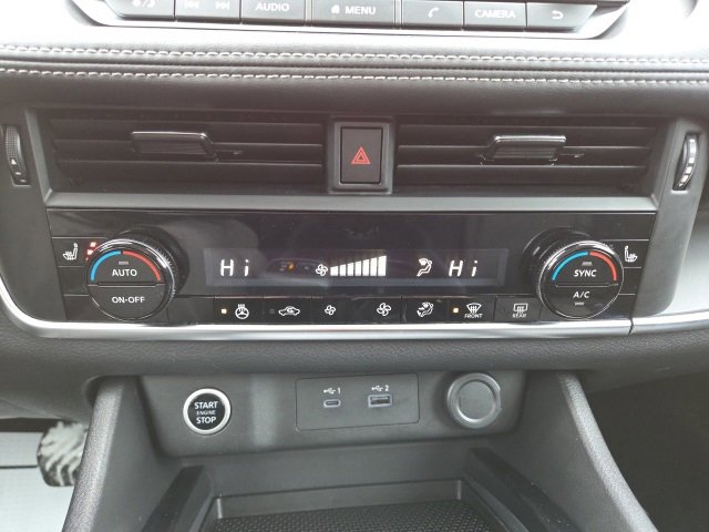 Used 2022 Nissan Rogue S image 13