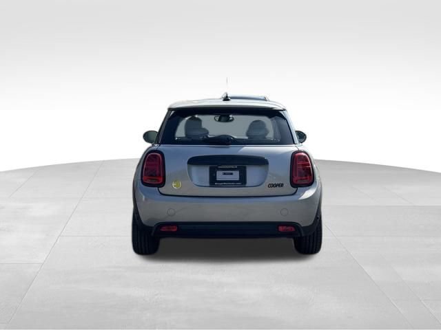 Used 2024 MINI Cooper SE image 5
