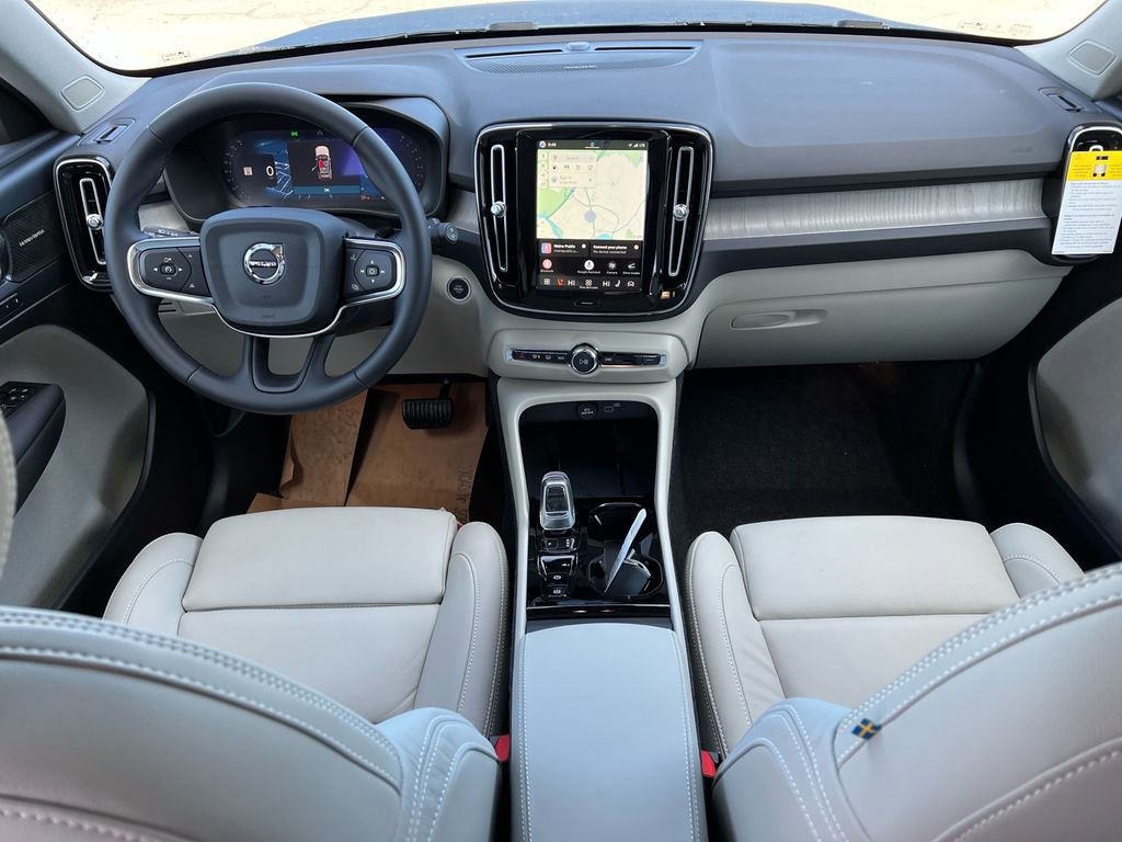 New 2026 Volvo XC40 B5 Plus w/ Protection Package Premier AWD/4WD image 24