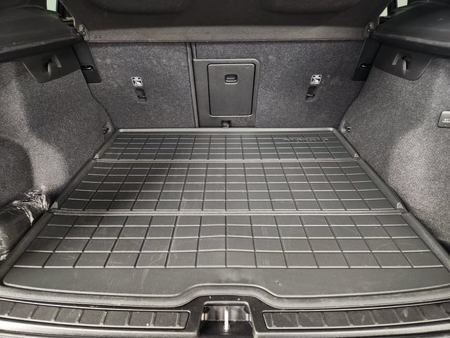 Certified 2026 Volvo XC40 B5 Plus AWD/4WD image 34