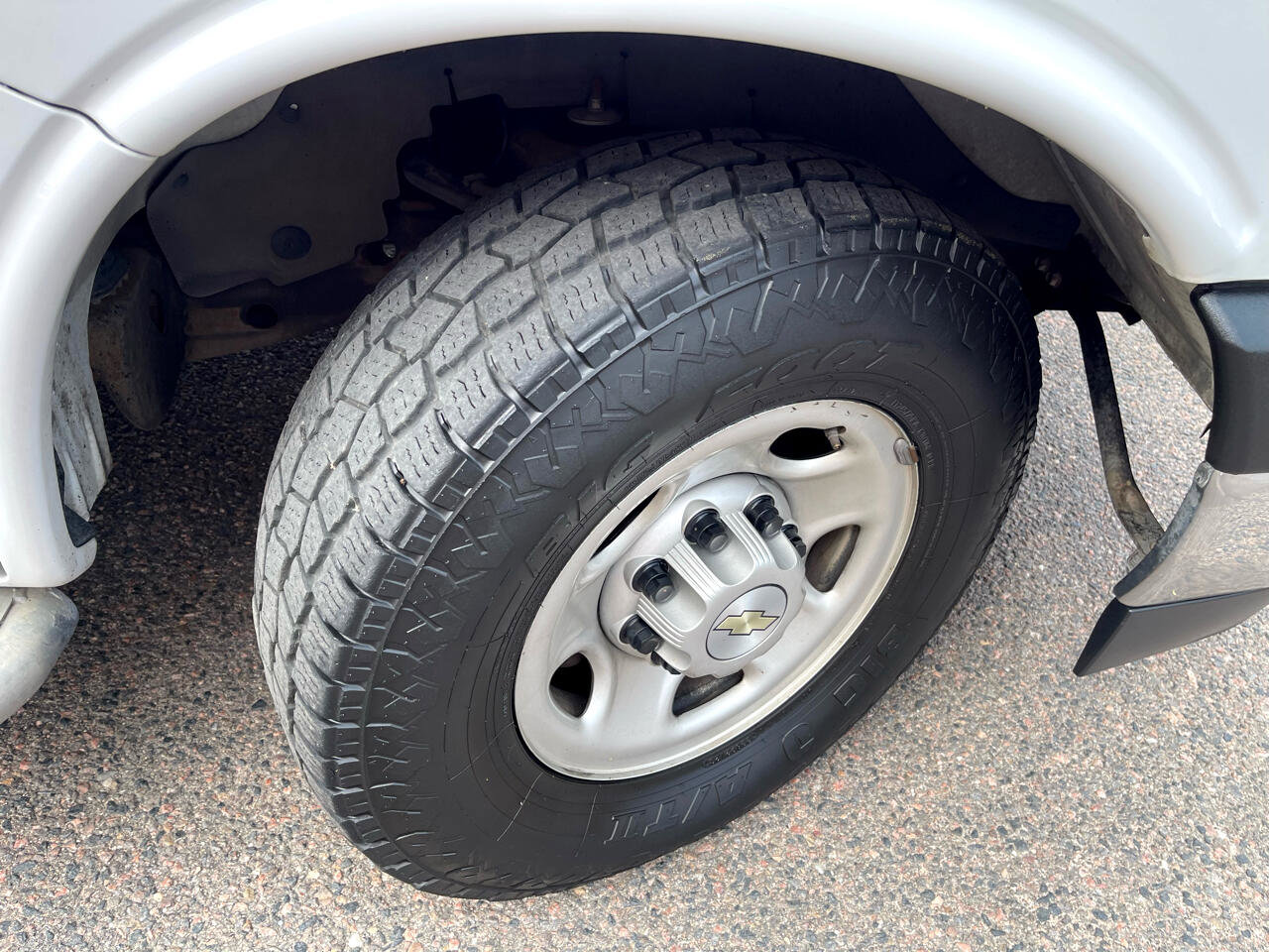 Used 2020 Chevrolet Express 2500 w/ Driver Convenience Package image 35