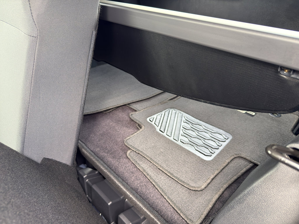 Used 2022 Toyota Corolla Cross LE image 36