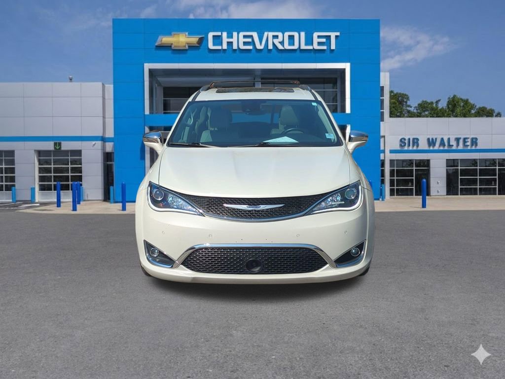 Used 2019 Chrysler Pacifica Limited w/ Tire & Wheel Group image 9
