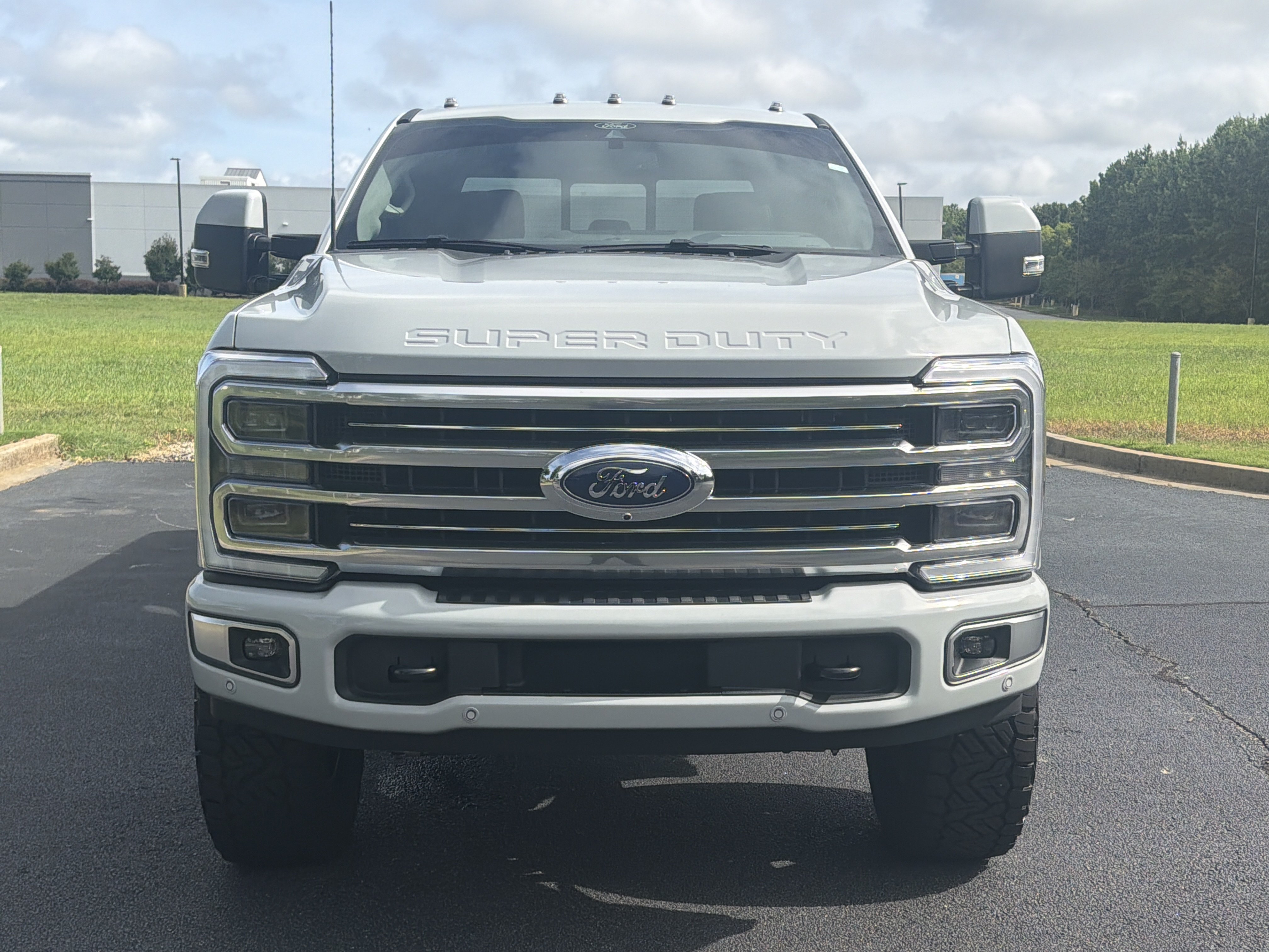 Used 2026 Ford F350 Platinum w/ Platinum Plus Package AWD/4WD image 3