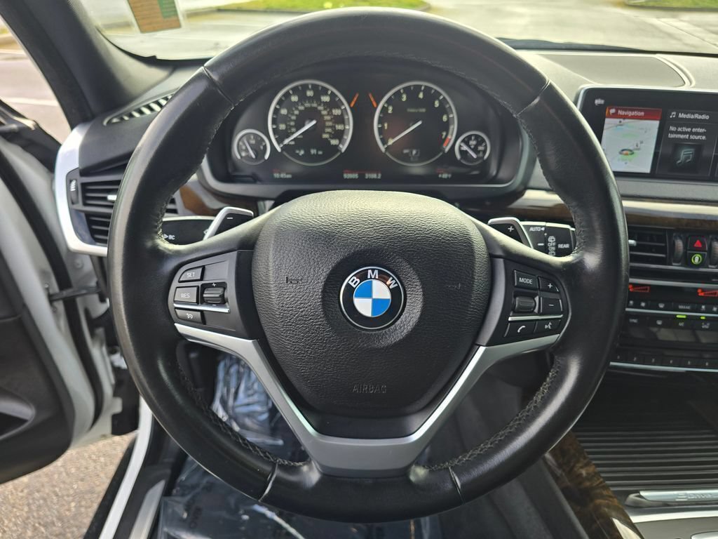 Used 2018 BMW X5 xDrive40e AWD/4WD image 14
