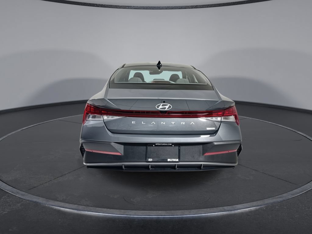 Used 2026 Hyundai Elantra Hybrid FWD image 7