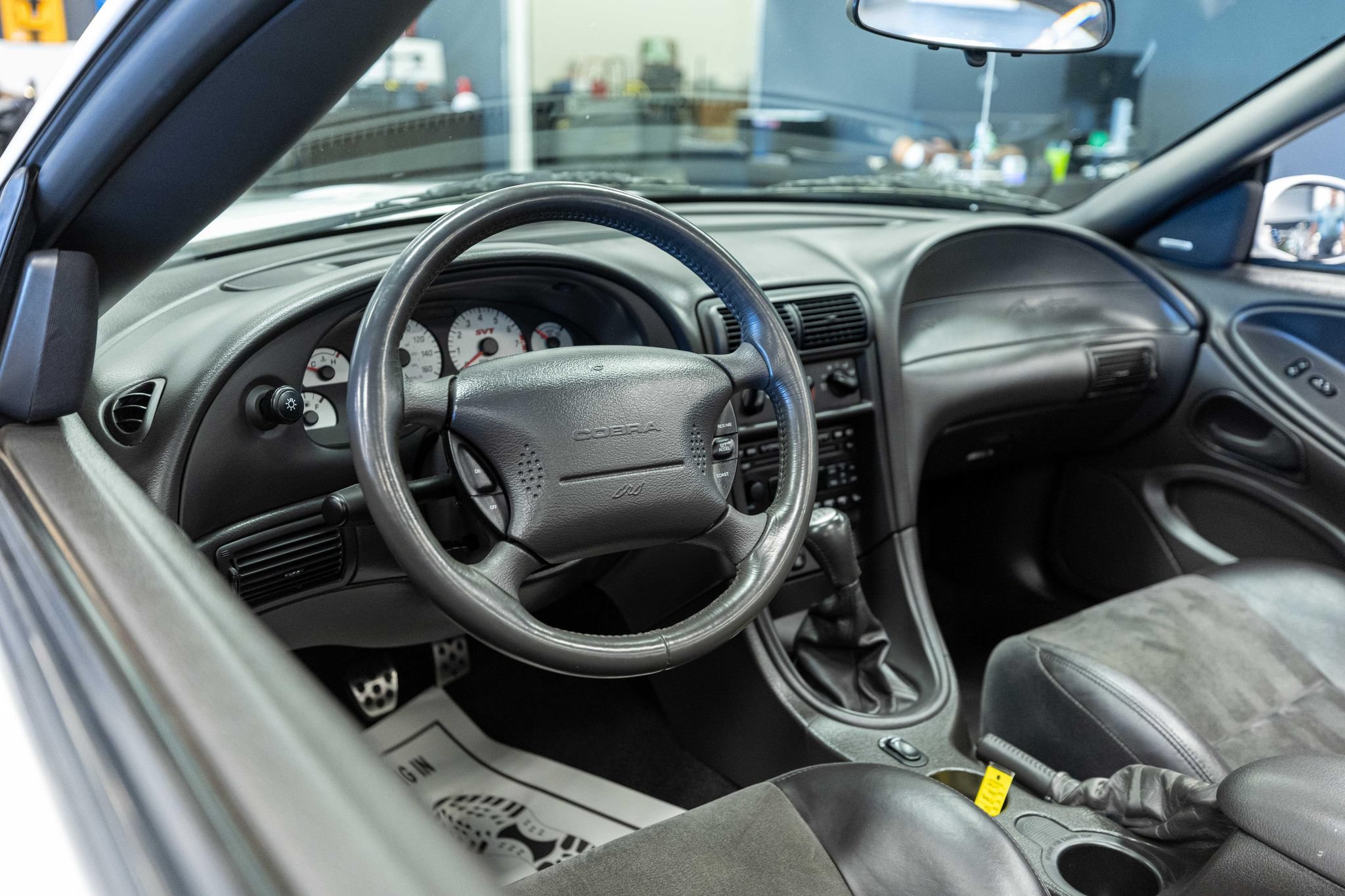 Used 2004 Ford Mustang Cobra RWD image 9