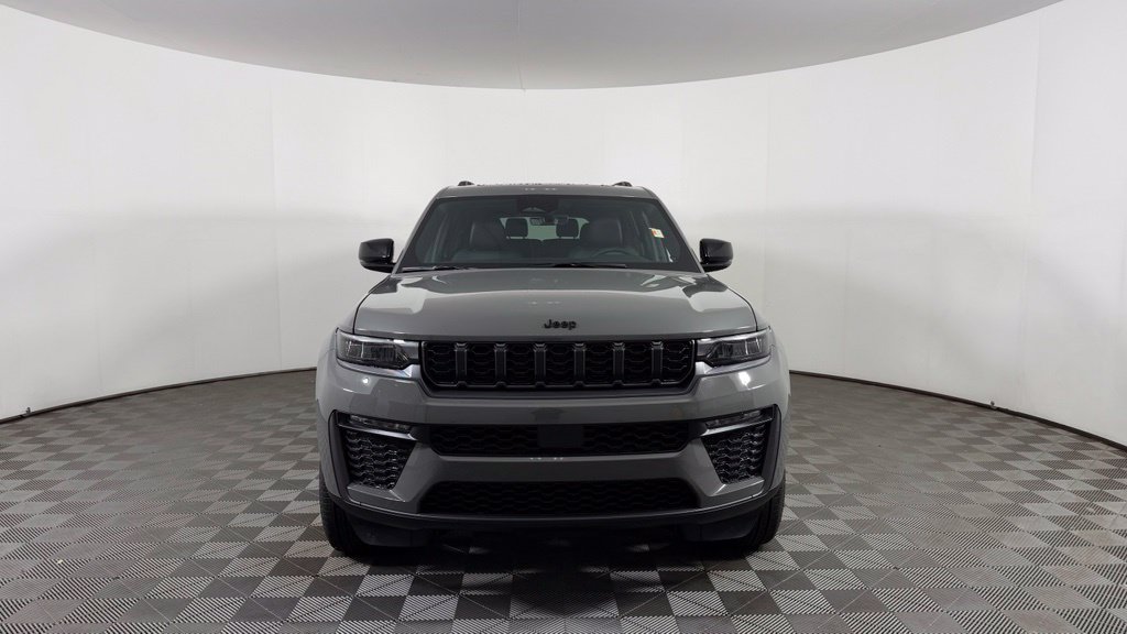 New 2027 Jeep Grand Cherokee L Limited AWD/4WD image 2