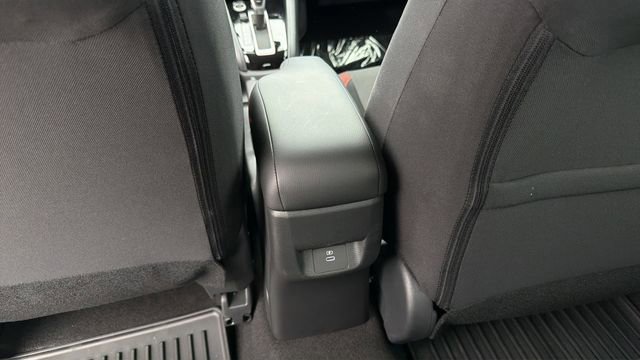 Used 2025 Nissan Versa SR w/ Trunk Package FWD image 20
