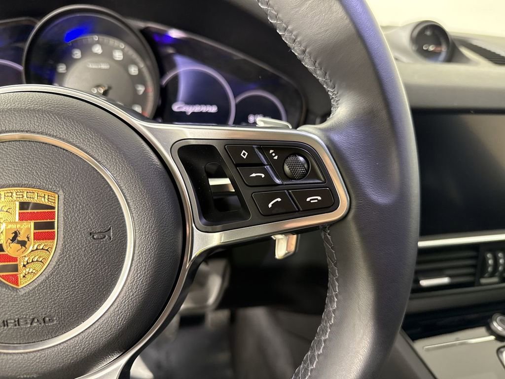 Certified 2023 Porsche Cayenne Platinum Edition image 39