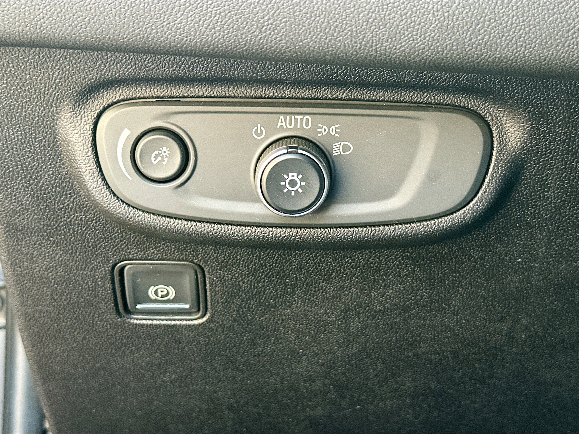 Used 2018 GMC Terrain SLE image 16