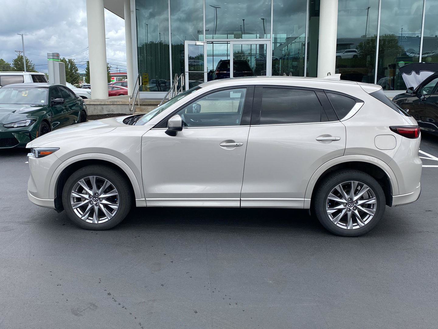 Used 2024 MAZDA CX-5 AWD 2.5 S w/ Premium Package image 6