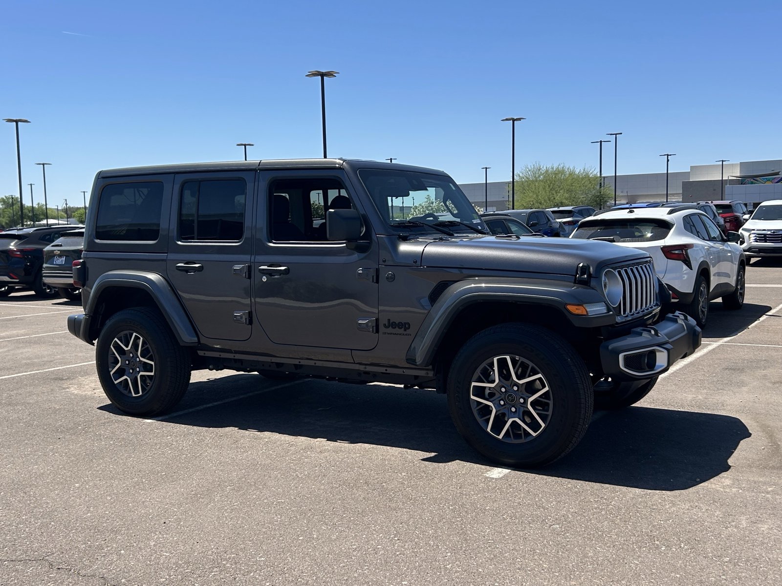 Used 2025 Jeep Wrangler Unlimited Sahara AWD/4WD image 7