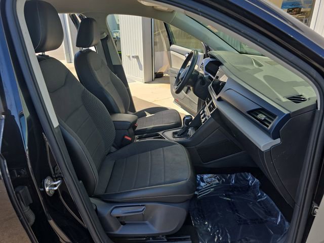 Used 2022 Volkswagen Taos SE FWD image 16