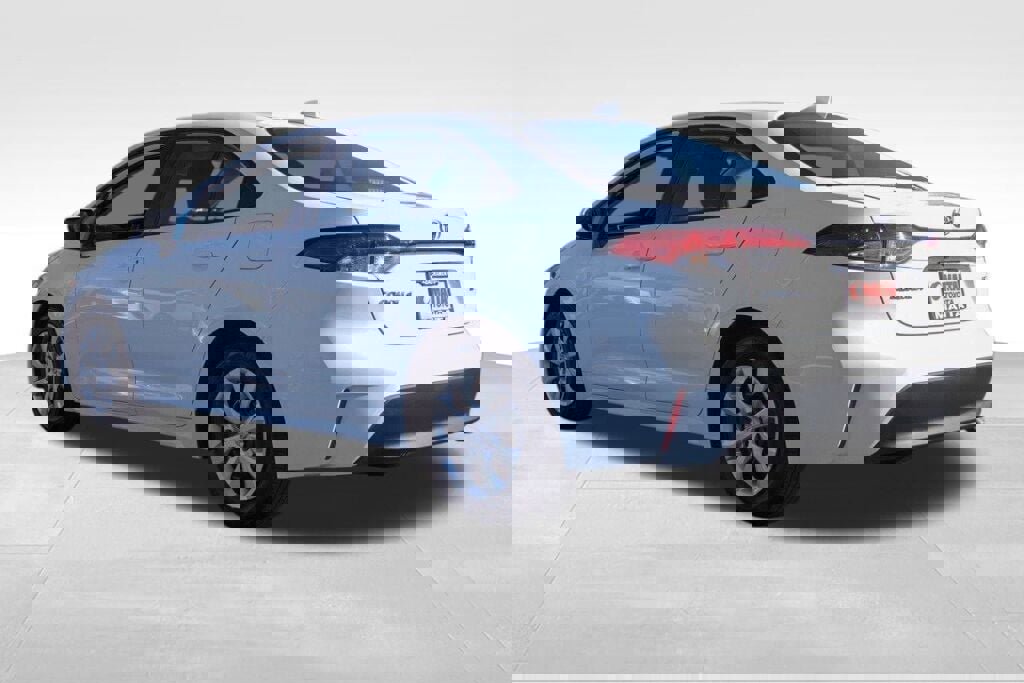 Used 2023 Toyota Corolla LE image 6