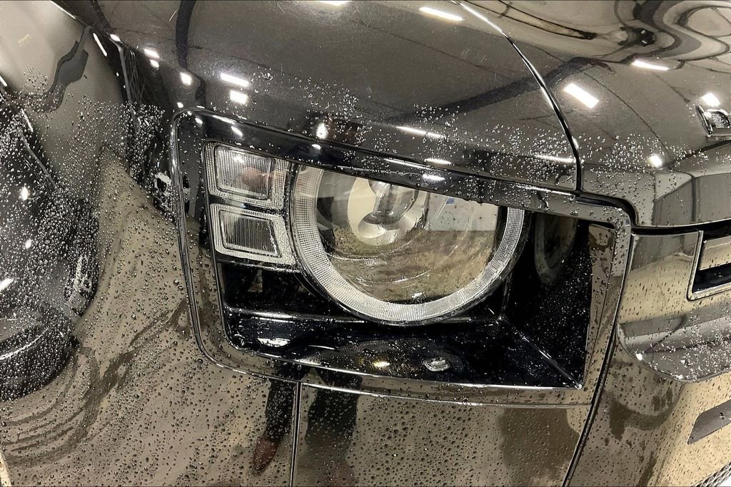 Used 2024 Land Rover Defender 130 S image 33