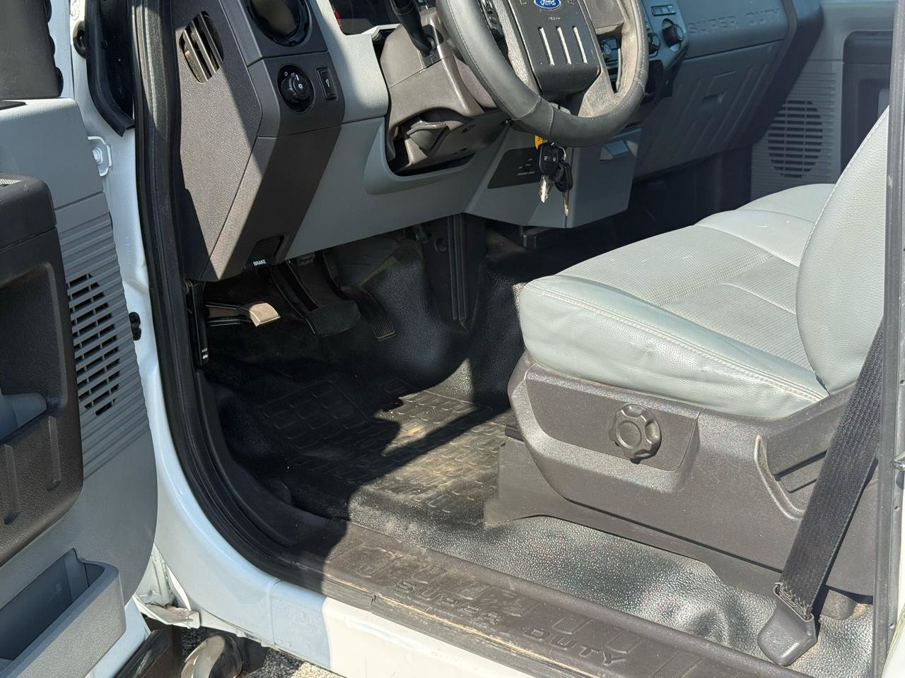 Used 2016 Ford F250 XL w/ Power Equipment Group RWD image 14