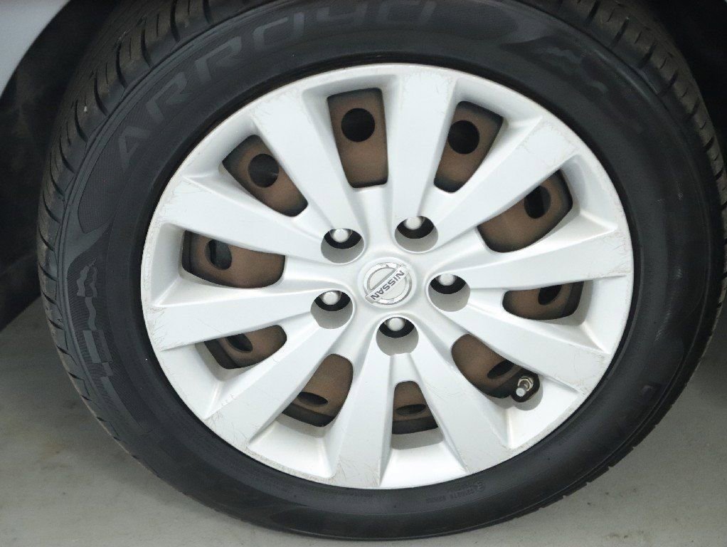 Used 2015 Nissan Sentra SV w/ Navigation Package image 35