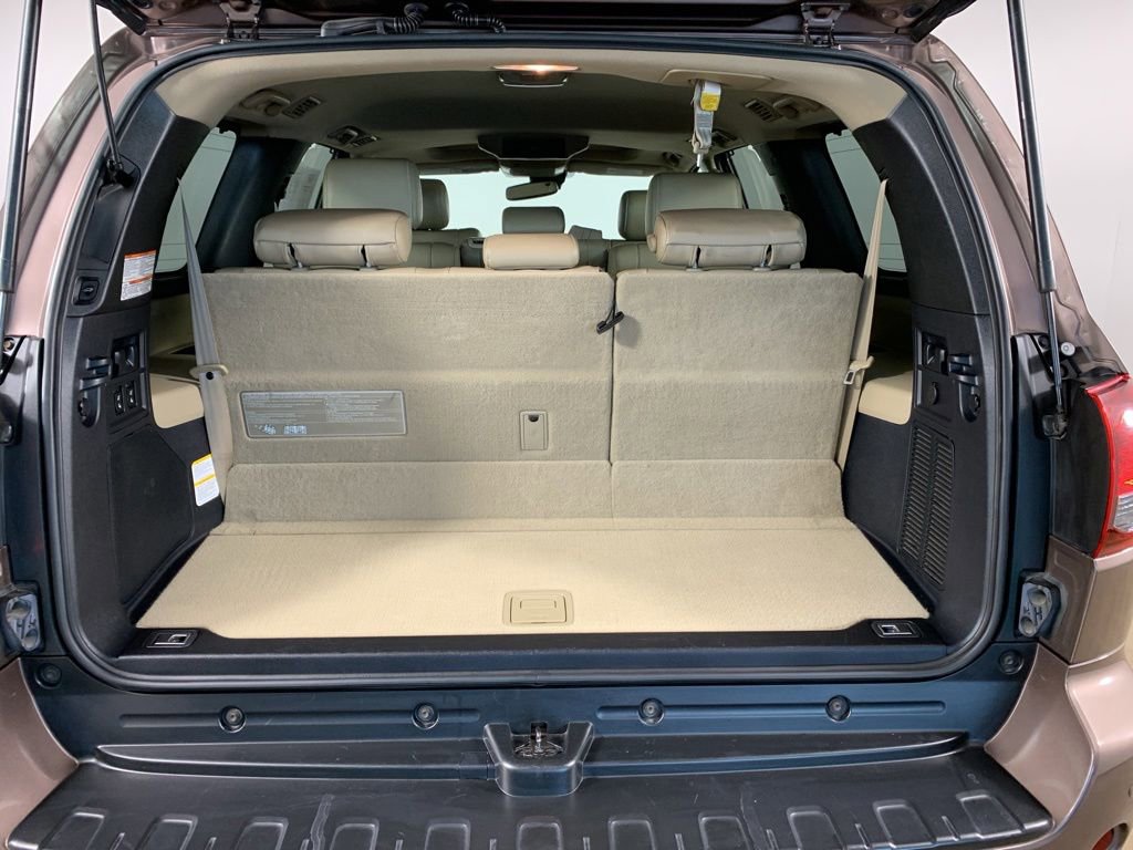Used 2018 Toyota Sequoia Limited w/ Safety & Convenience Package AWD/4WD image 15