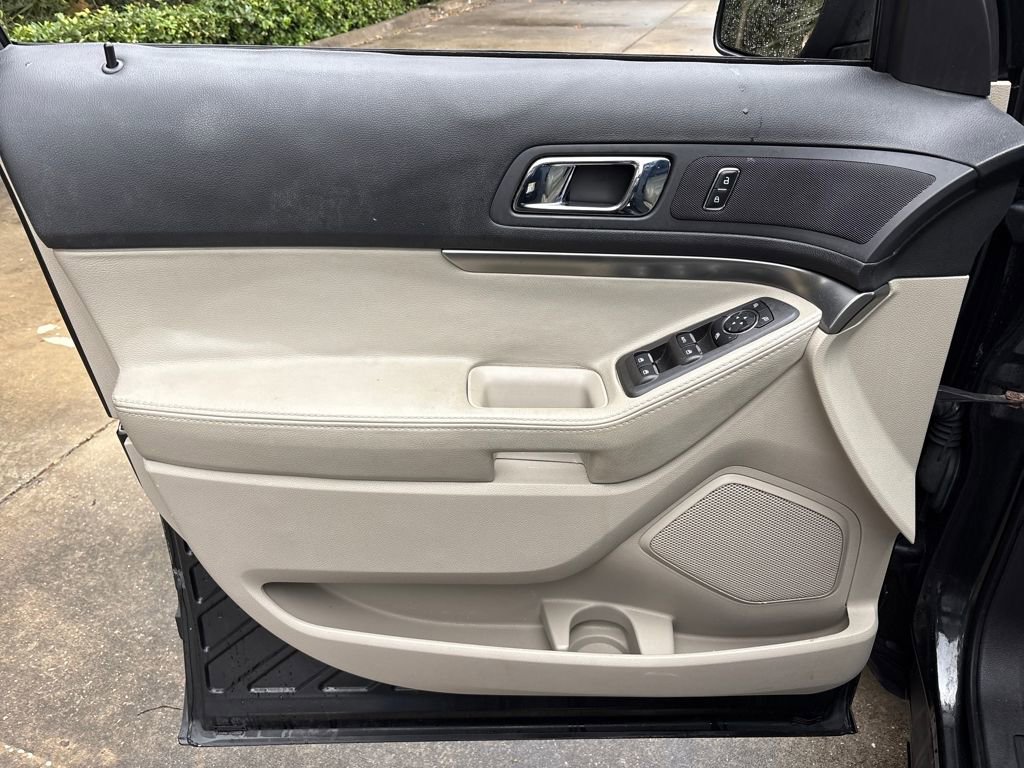 Used 2015 Ford Explorer FWD image 16