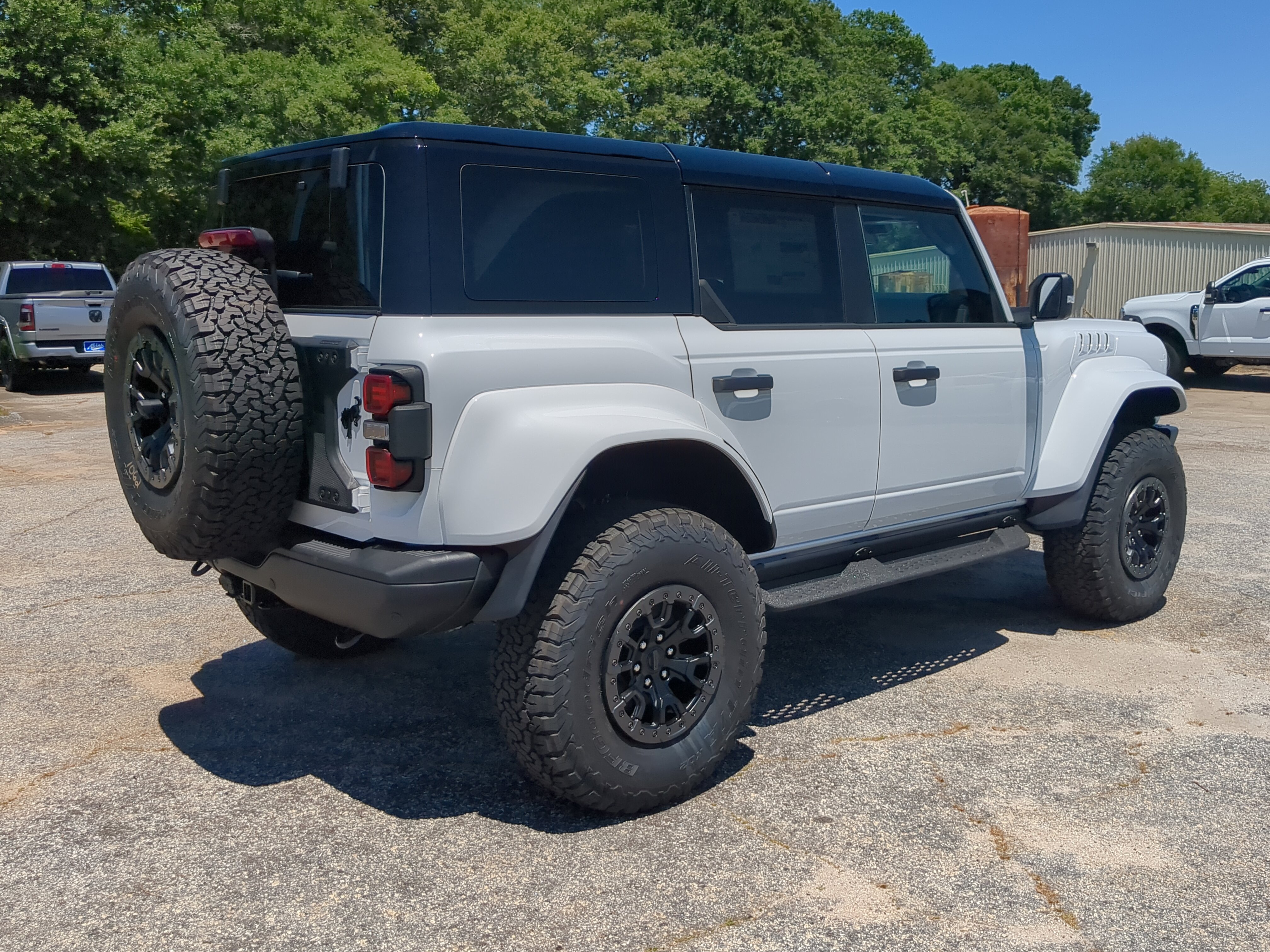New 2026 Ford Bronco Raptor w/ Interior Carbon Fiber Pack AWD/4WD image 3