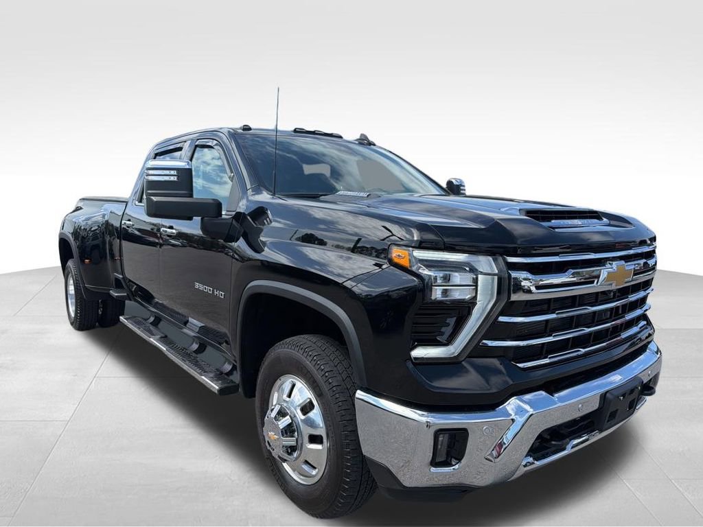 Used 2024 Chevrolet Silverado 3500 LTZ w/ LTZ Plus Package image 8