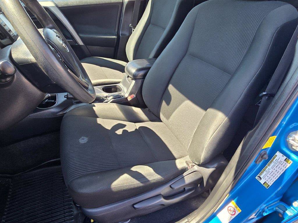 Used 2018 Toyota RAV4 LE w/ All Weather Liner Package FWD image 16