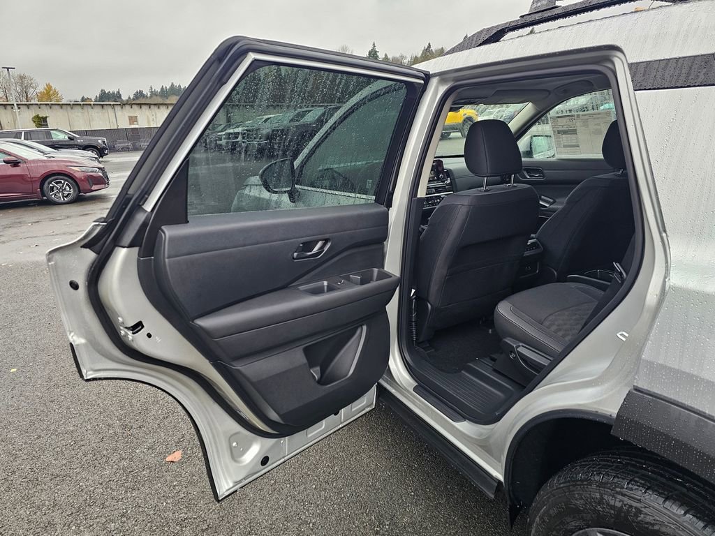 New 2025 Nissan Pathfinder SV w/ SV Premium Package image 21