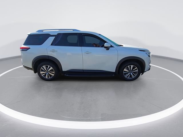Certified 2022 Nissan Pathfinder SL w/ Lighting Package (N92) image 9