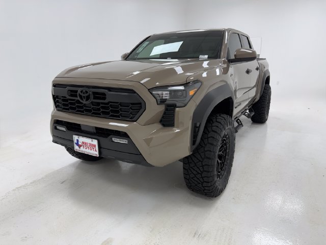 Used 2026 Toyota Tacoma TRD Off-Road AWD/4WD image 4