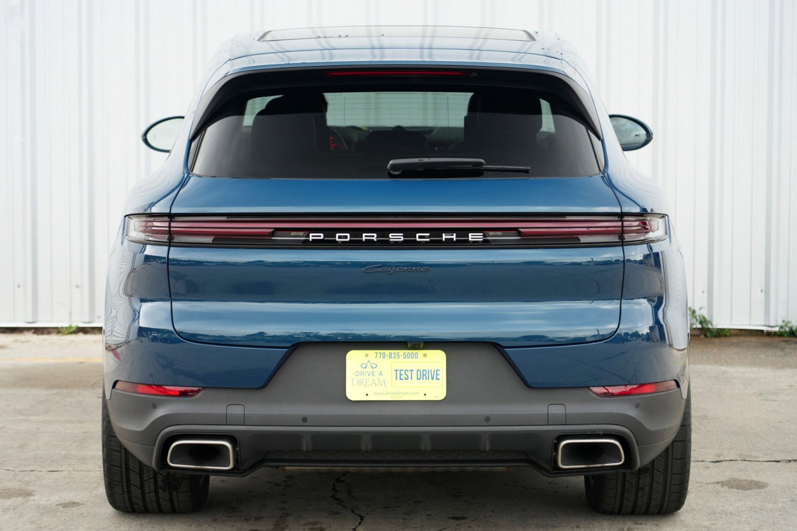 Used 2024 Porsche Cayenne w/ Premium Package image 57